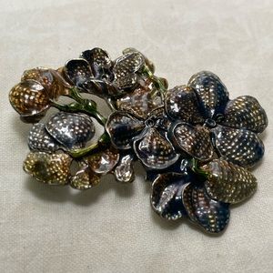 Vintage silver Guilloche Hydrangea pin brooch